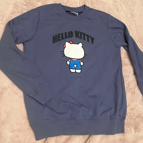 Hello kitty crewneck ๐ - Picture 4 of 6